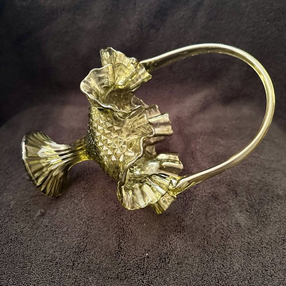 Indiana Glass Green Diamond Point Pedestal Basket - Picture 11 of 16